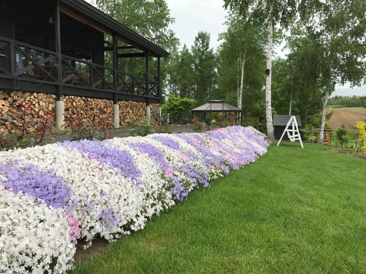 Ritz Garden Niji Guest House Biei Exterior photo